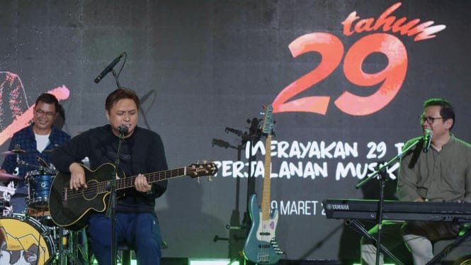 67dce252badf5-ultah-ke-29-jikustik-ungkap-inspirasi-utama-saat-membuat-lagu_665_374.jpeg