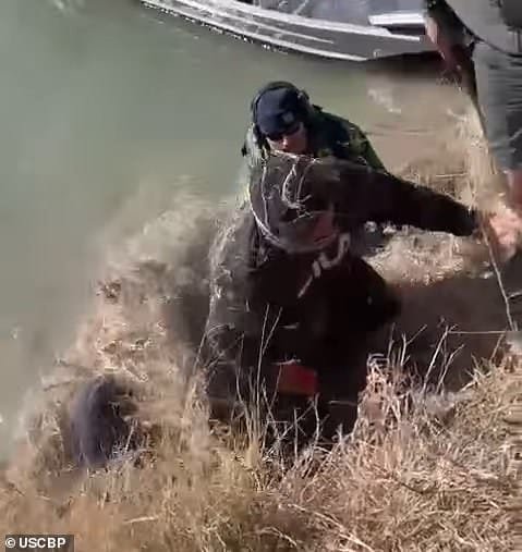 97665501-14645575-US_Border_Patrol_USBP_captured_footage_from_an_encounter_at_the_-a-74_1745566528369.jpg