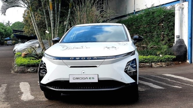 656c72a5bd878-omoda-e5_665_374.jpg
