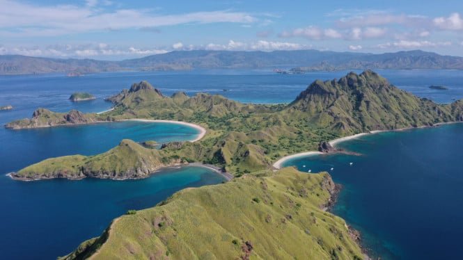 68ac336363891-pulau-padar-di-taman-nasional-komodo_665_374.jpg