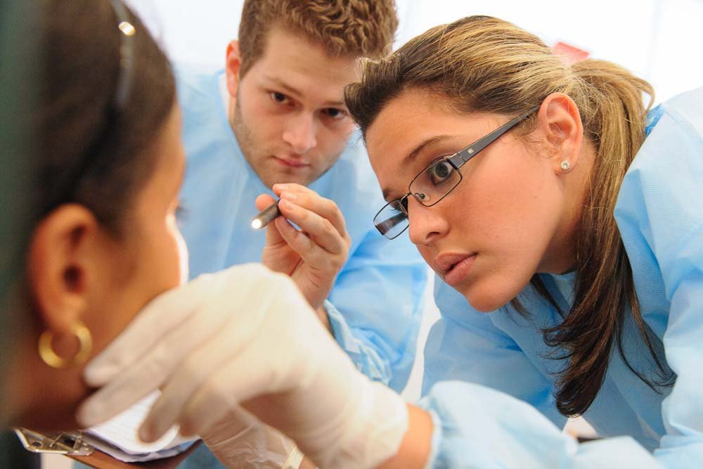 Los programas de Olimpiadas Especiales de América del Norte enfatizan los exámenes de salud para atletas sanos
