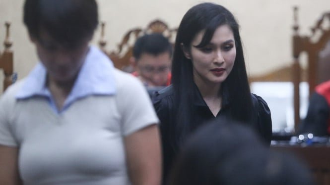 1761674011_6707584a0b047-sandra-dewi-bersaksi-di-persidangan-harvey-moeis_665_374.jpg