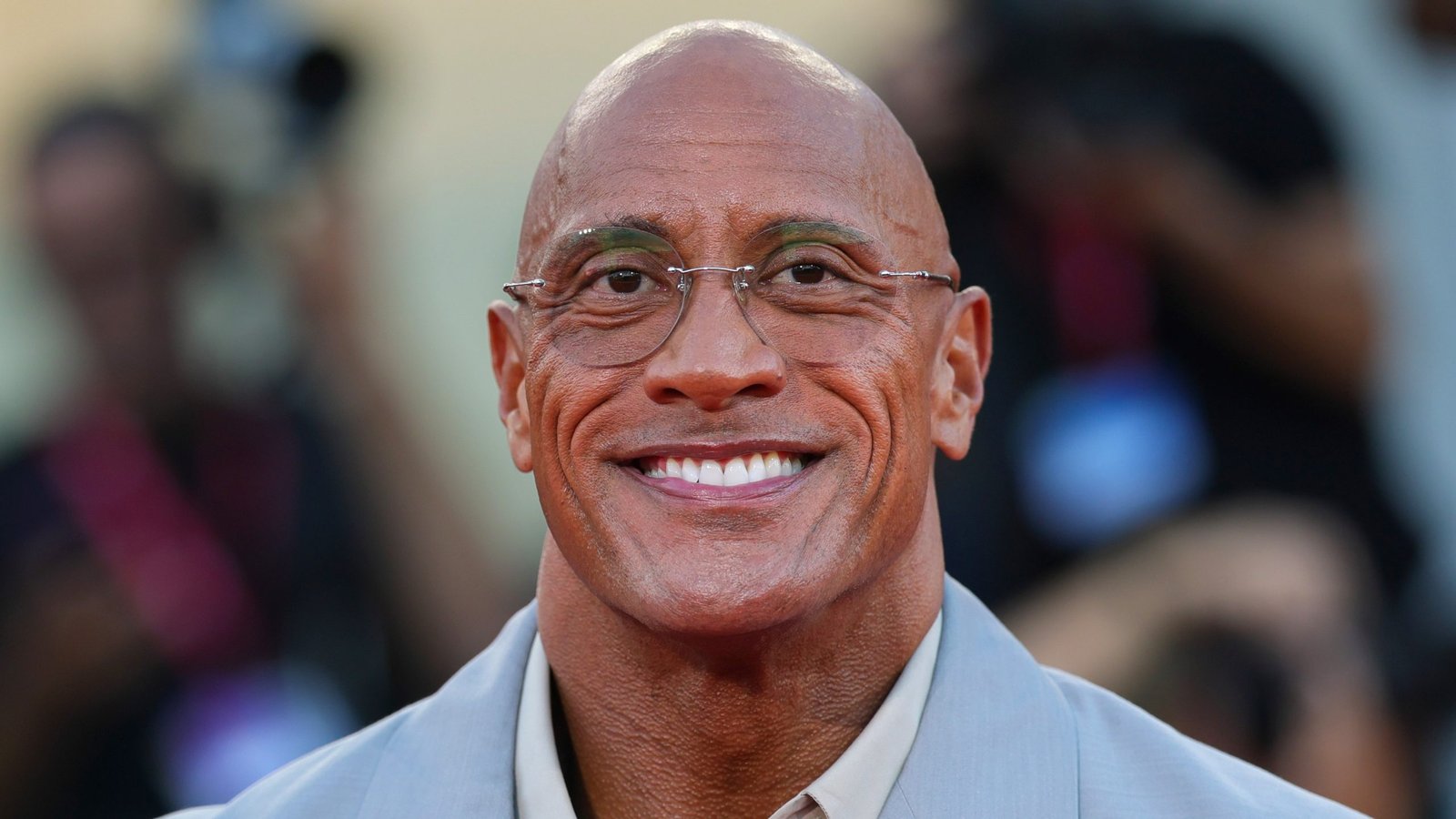 Dwayne ‘The Rock’ Johnson sorprendió a sus fans con un nuevo look estilizado