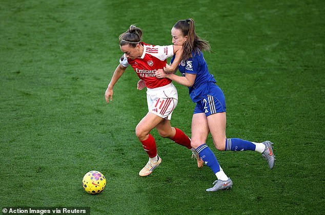 Las futbolistas irlandesas del Arsenal optaron por no usar amapolas para ganar al Leicester, a pesar de hacerlo durante el Recuerdo del año pasado.