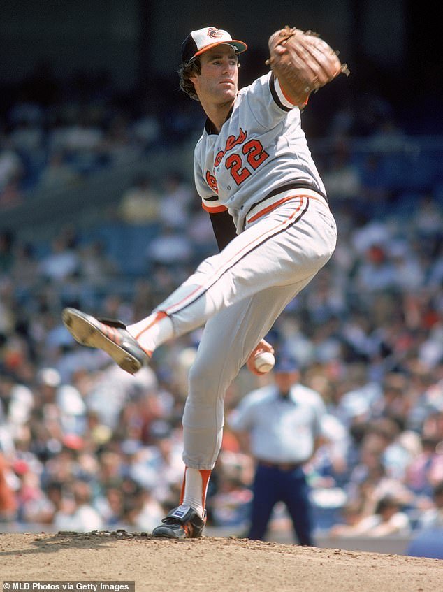 El lanzador del Salón de la Fama Jim Palmer fue sancionado por ‘comportamiento ofensivo’ contra un colega negro, revela un memorando filtrado