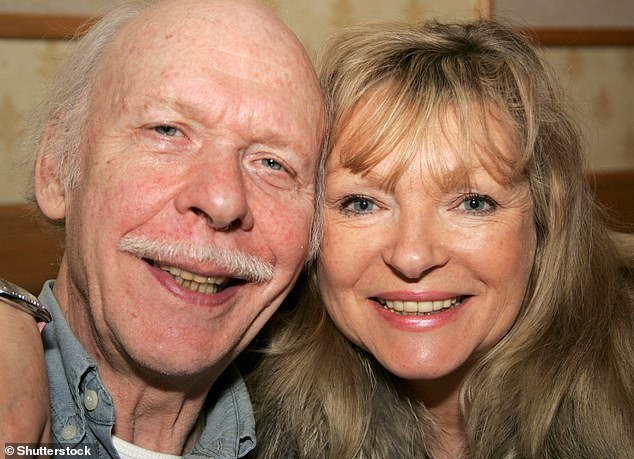 La estrella de George y Mildred, Brian Murphy, ha dejado a la familia de la leyenda de la comedia una enorme suma en su testamento después de su muerte a los 92 años.