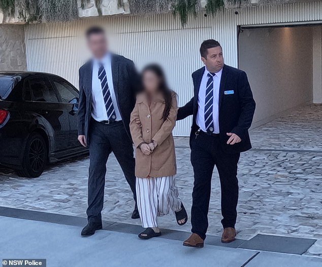 Madre e hija, de 25 años, estafadas con más de 70 millones de dólares de su lujosa mansión en Sydney