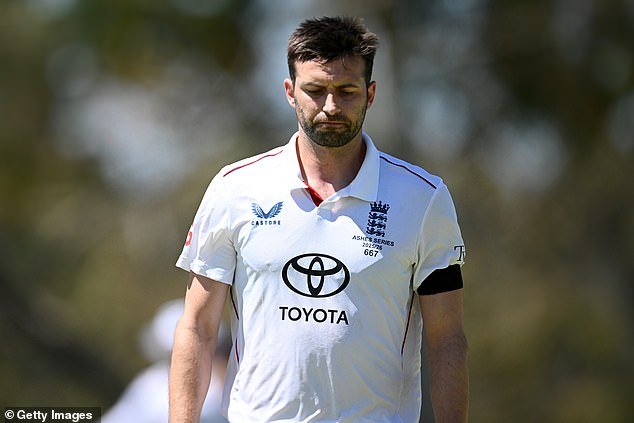 Inglaterra sufrió un gran susto con Ashes después de que Mark Wood se lesionara solo ocho días antes de la primera prueba en Perth.