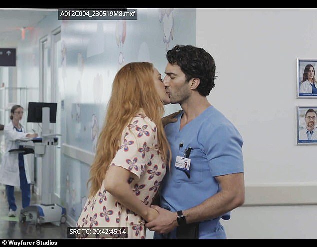 Justin Baldoni dice que el beso improvisado de Blake Lively y las imágenes no vistas terminan con nosotros sobreviven en un giro legal