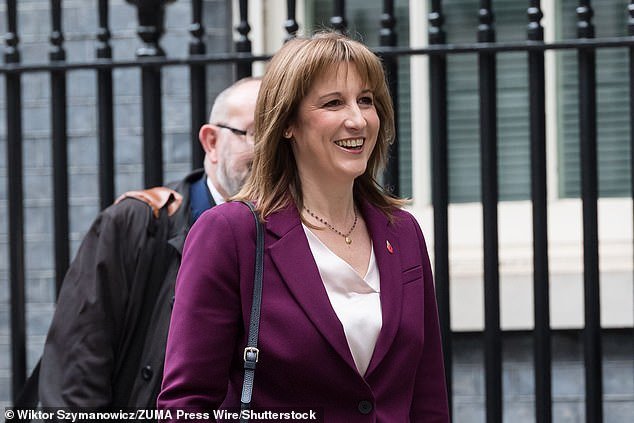 Rachel Reeves se dirige a las familias de clase media con un nuevo ‘impuesto mansión’ de £ 600 millones que afectará a uno de cada 10 hogares