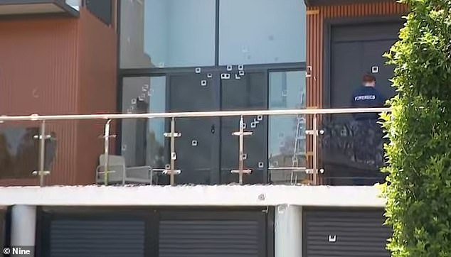 Imágenes impactantes emergen de un disparo de ametralladora «imprudente» en una casa