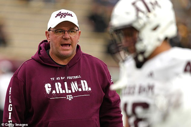 El entrenador de Texas A&M, Mike Elko, contempla una extensión de contrato por 11 millones de dólares después de un inicio histórico de 9-0