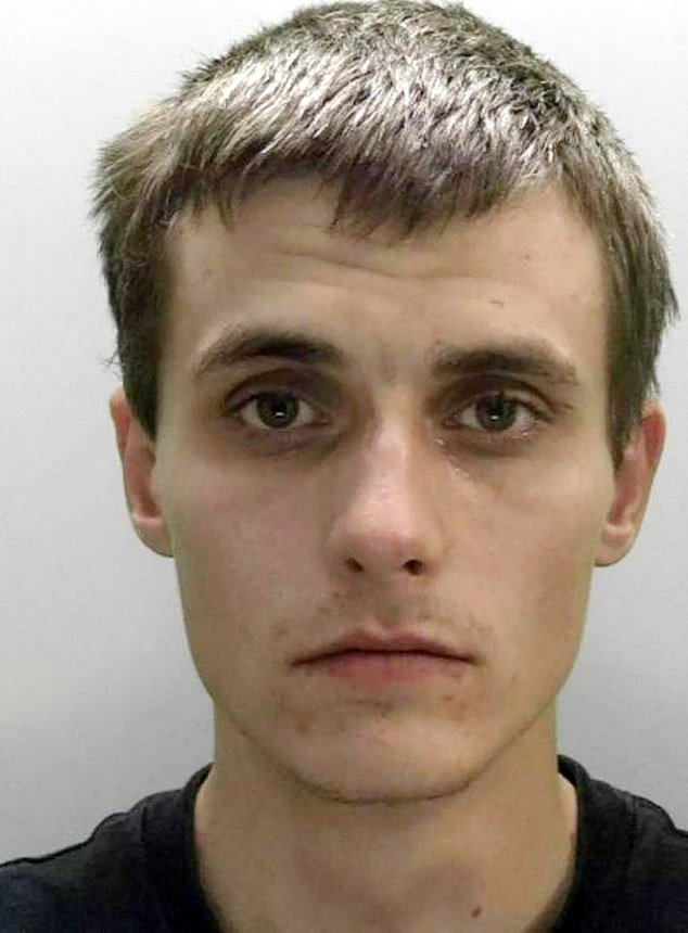 Los viajeros advierten al conductor ‘loco’ que va a 80 mph en la zona 30 momentos antes de matar a un joven de 19 años que cruza la calle