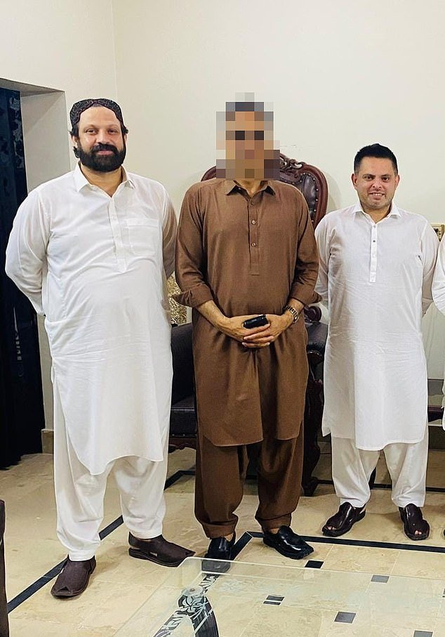 El concejal laborista que se reunió cuatro veces con el presunto narcotraficante internacional en Pakistán dice que «no tiene motivos para sospechar» que sea un fugitivo