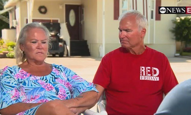 La abuela de una mujer de 18 años encontrada muerta debajo de la cama en un crucero Carnival comparte nuevos detalles sobre su hermanastro, de 16 años, vinculado a su asesinato