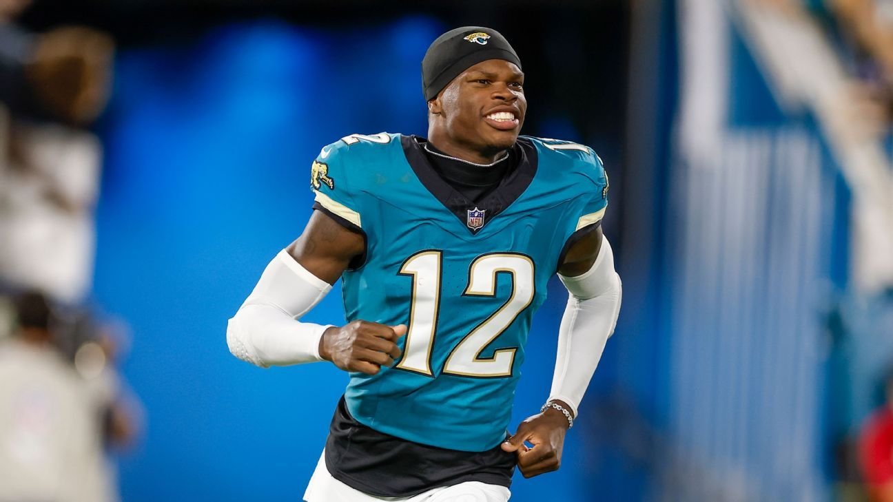 Liam Coen de los Jaguars: Es prematuro si Travis Hunter es un jugador de 2 vías