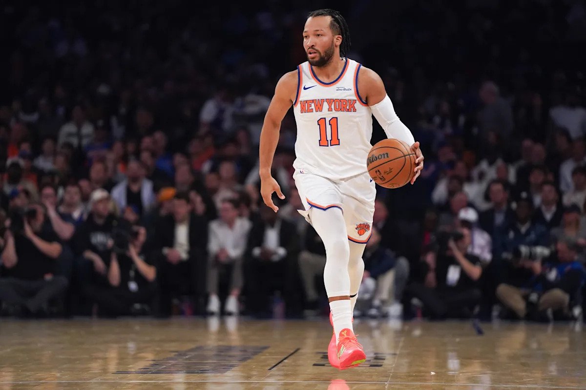 Jalen Brunson se marcha temprano por lesión en el tobillo mientras los Knicks pierden el primer partido en casa de la temporada ante el Magic