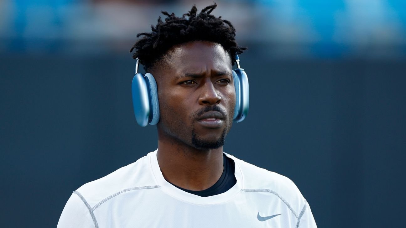 Antonio Brown salió de prisión a la espera de un juicio por intento de asesinato