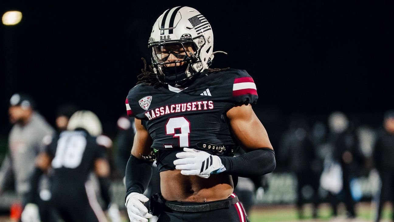 Los fuegos artificiales de Massachusetts encabezan los superlativos de la semana 12 del fútbol americano universitario