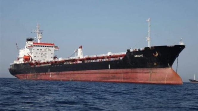 La Guardia Revolucionaria de Irán confiscó un camión cisterna de combustible ilegal con destino a Singapur