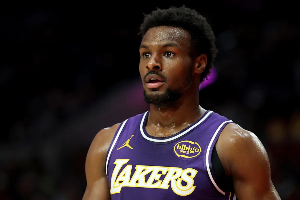 Brownie James hizo la segunda apertura de su carrera para los Lakers contra los Bucks