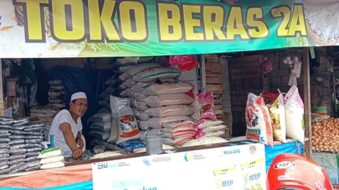65e0a05aa54c0-kabar-baik-untuk-ibu-ibu-harga-beras-mulai-turun_665_374.jpg