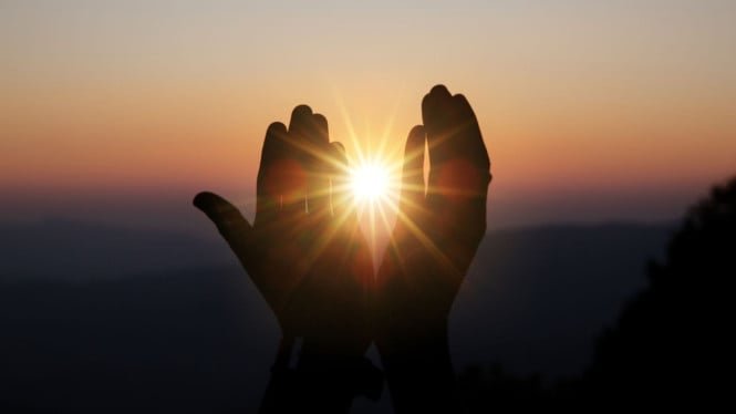 Una breve pero eficaz lista de oraciones para musulmanes que se puede recitar en cualquier momento.