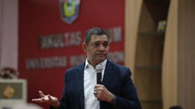 Los policías que ocupan puestos civiles en MK han decidido jubilarse, explica el experto