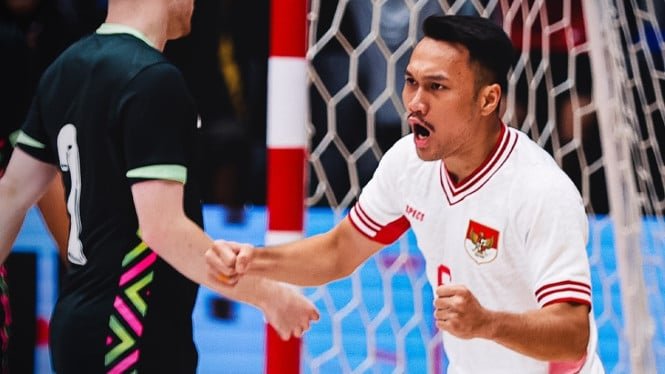 6906d51a4f74c-pemain-timnas-futsal-indonesia-samuel-eko_665_374.jpg