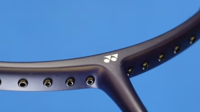 A partir de 300.000 IDR, ligero y cómodo de sostener.