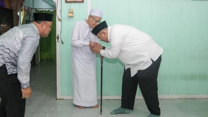 Peregrinación a Guru Sekumpul samadhi, Kukun Jalan Rakyat pide oración por la permanencia del PKB