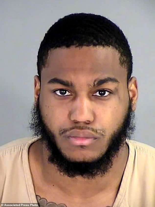 Un ex estudiante de Virginia recibió una sentencia sorpresa después de declararse culpable del asesinato de tres estrellas del fútbol universitario.