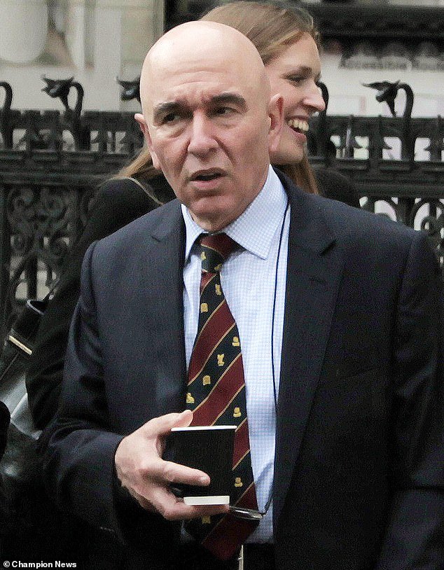 Profesor de la Universidad de Cambridge absuelto de falsificar pruebas deficientes de coeficiente intelectual y memoria y recibe una compensación de £ 1 millón después de sufrir un derrame cerebral