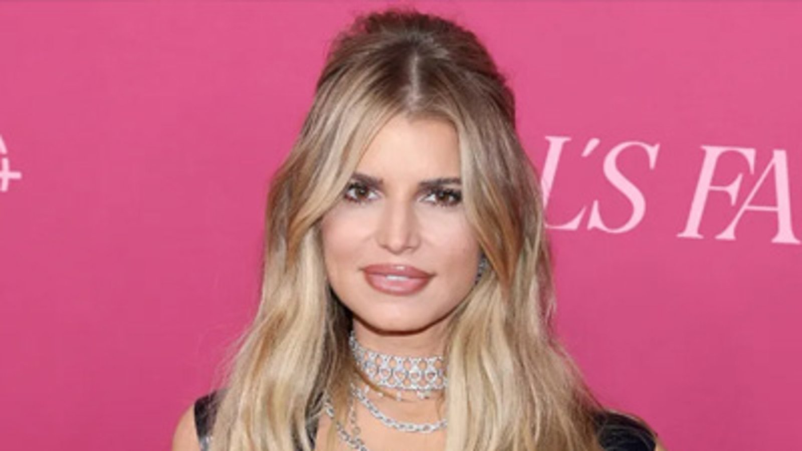 Jessica Simpson, 8 años sobria, dice que el alcohol ‘detuvo mis sueños’