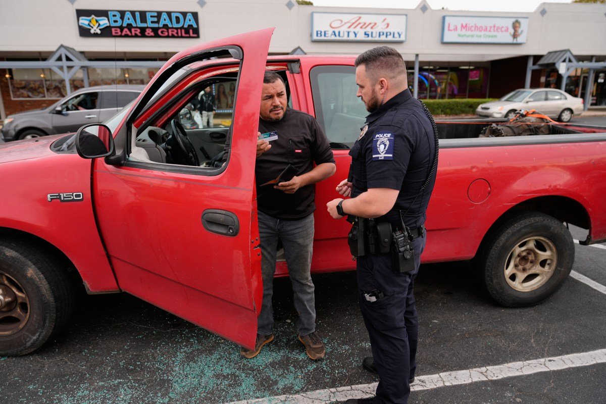 DHS confirma agente federal ‘en aumento’ en Charlotte, Carolina del Norte