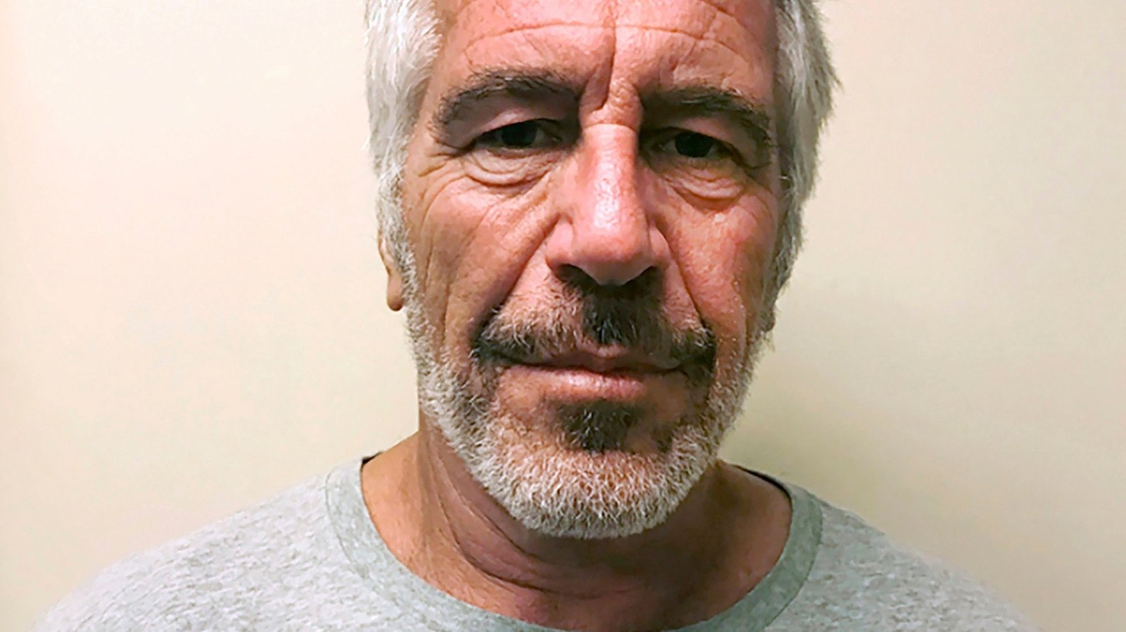 Epstein pareció ofrecer consejos políticos sobre cómo lidiar con Trump en 2018: correos electrónicos