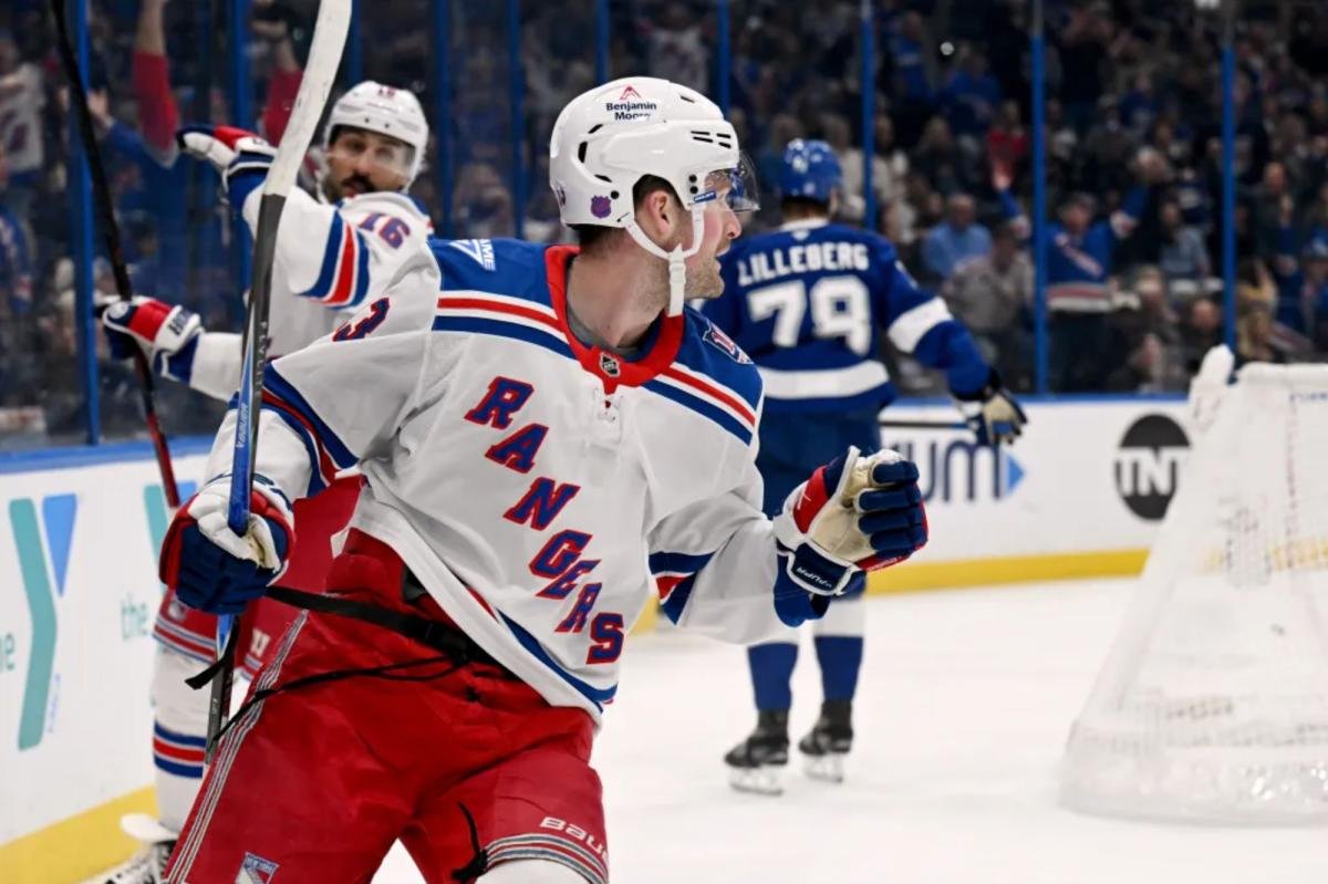 Rangers y Lightning se combinaron para siete goles en el primer tiempo