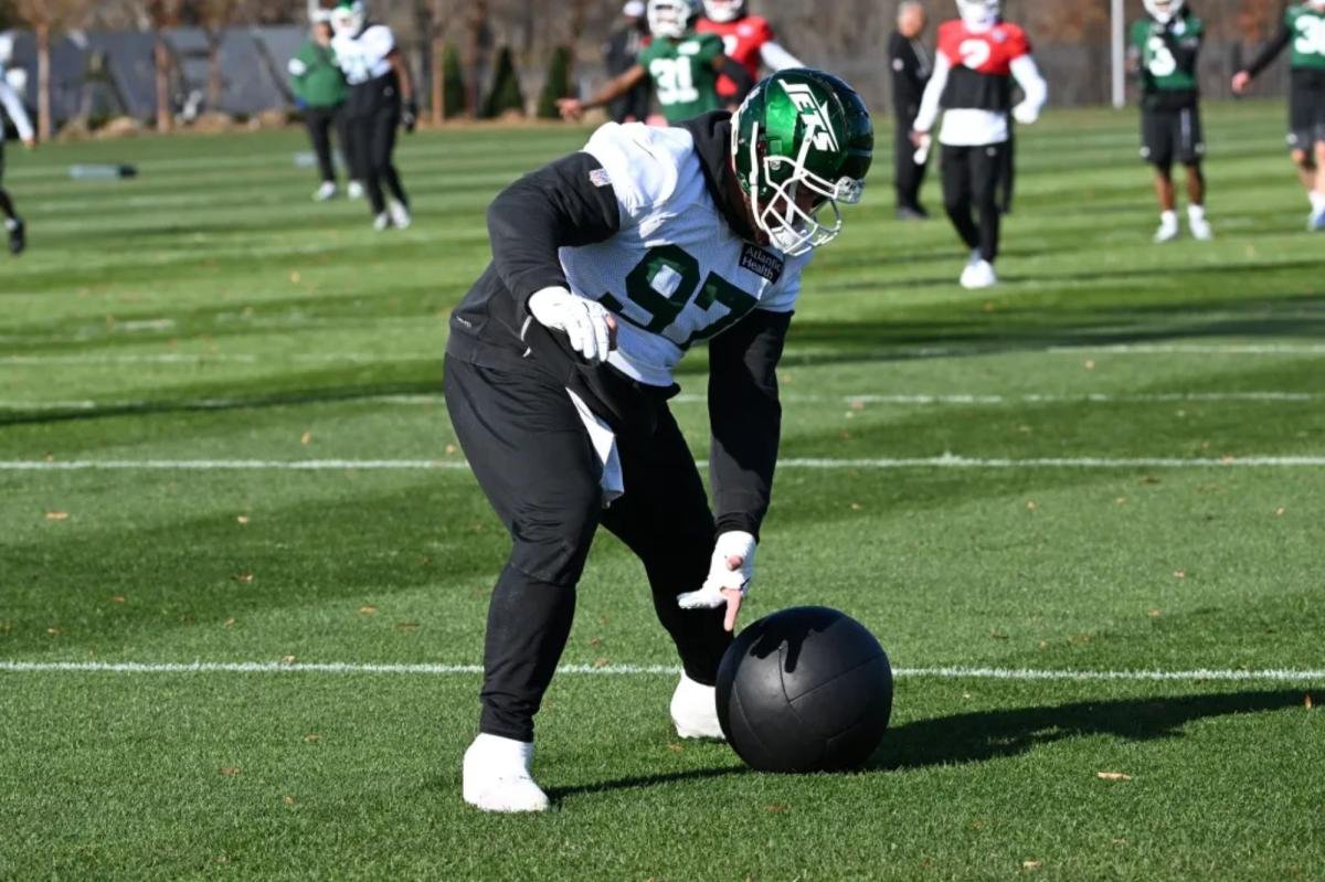 Harrison Phillips muestra a los Jets lo que es jugar con dolor