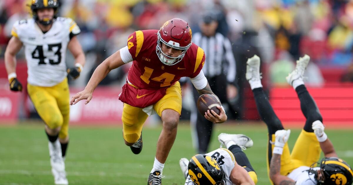 USC blanqueó a Iowa en la segunda mitad para recuperarse y ganar