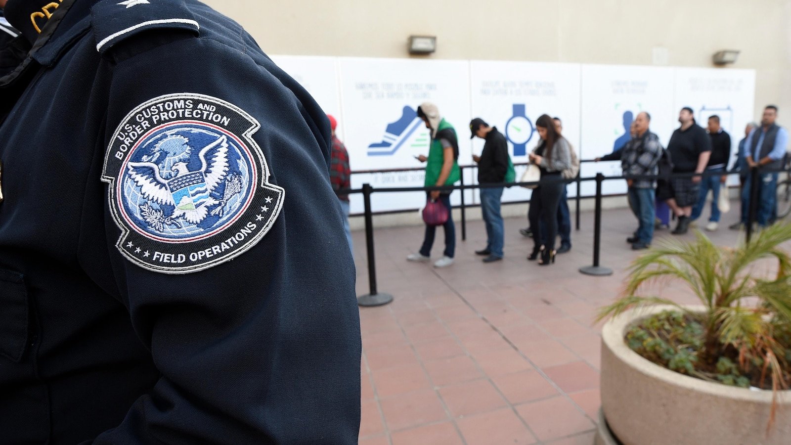 Ex funcionario de aduanas condenado a 15 años de prisión por ayudar a traficantes a introducir drogas a EE. UU.