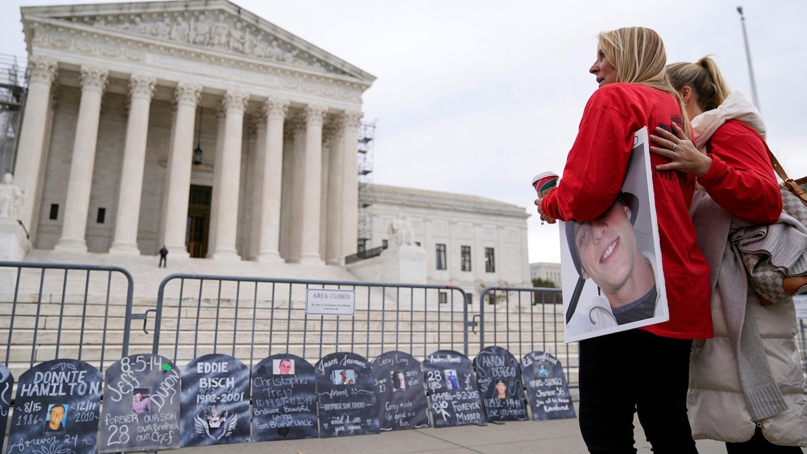 El último plan de acuerdo sobre opioides con el fabricante de OxyContin Purdue y la familia Sackler ha generado algunas objeciones.