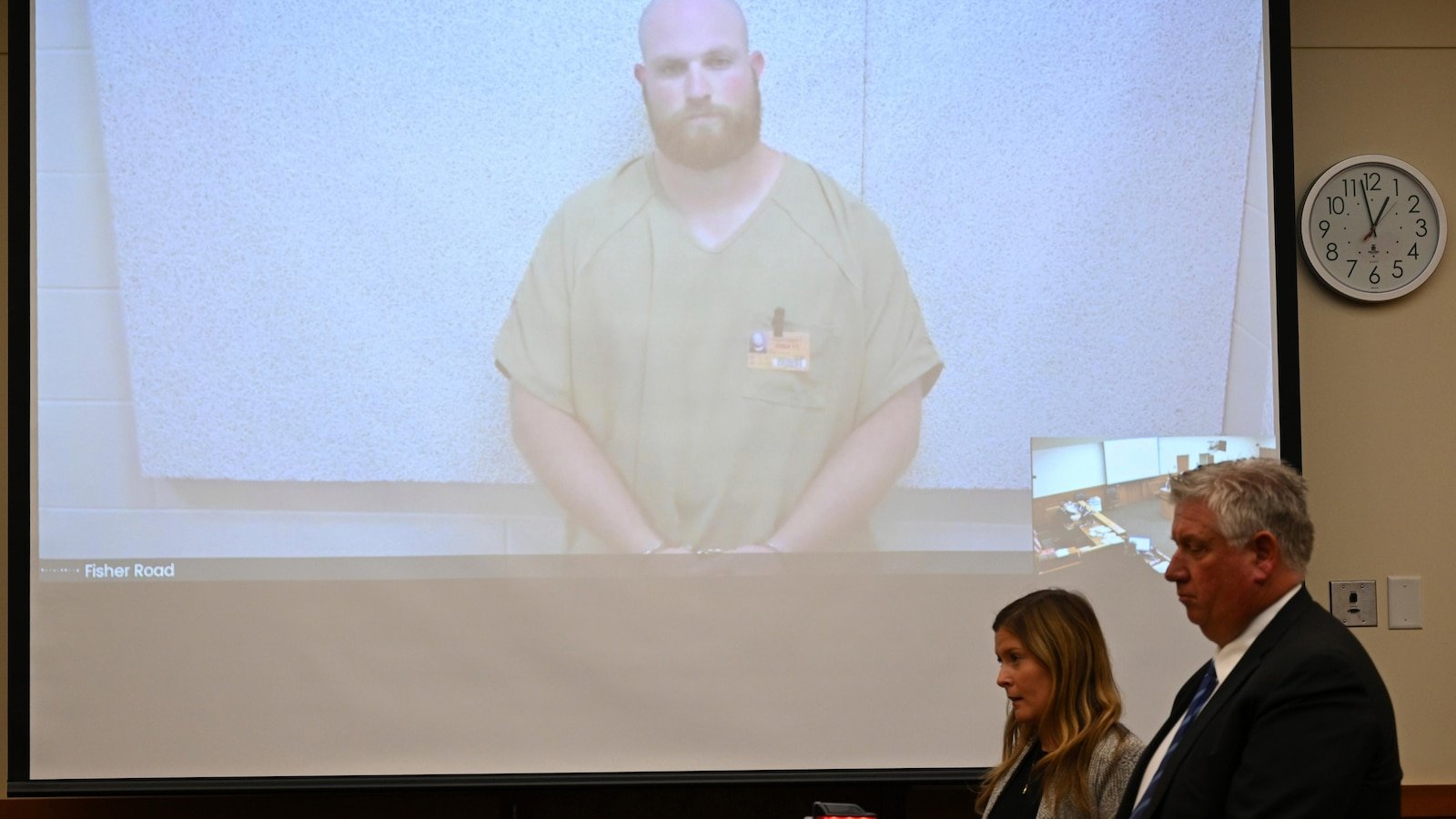 Un oficial acusado de dispararle a una mujer negra embarazada está siendo juzgado