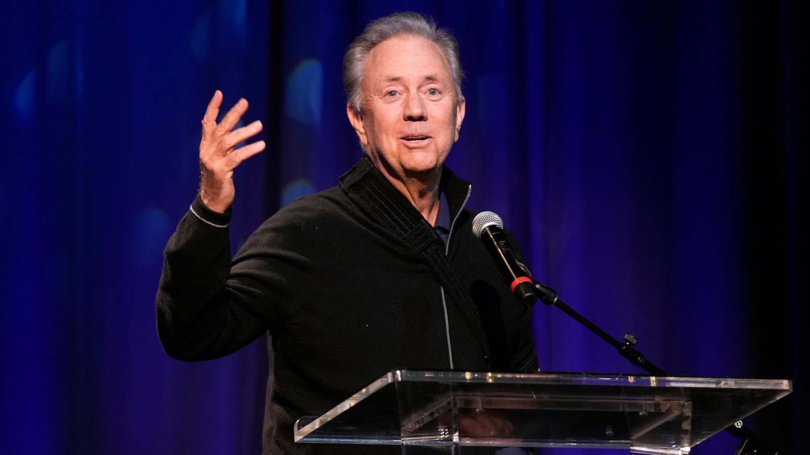 El gobernador de Connecticut, Ned Lamont, anuncia su candidatura para un tercer mandato, establece un récord, pero dice que hay más por hacer