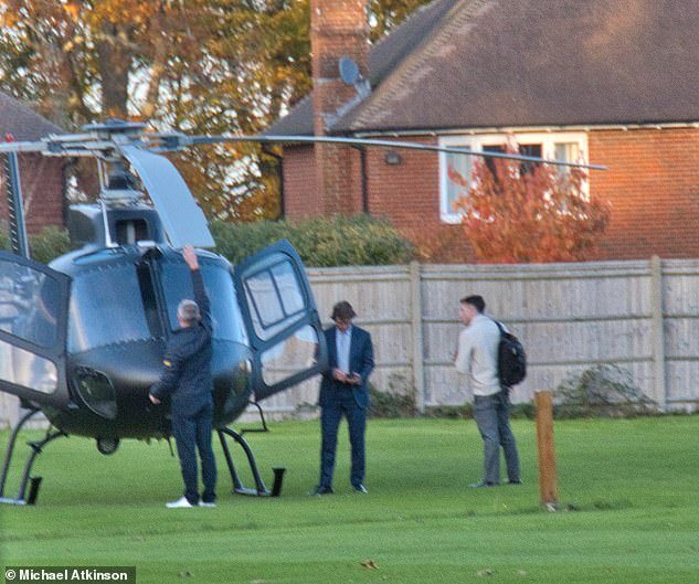 Tom Cruise vuela a nuestra ciudad comercial todos los años, pero estamos hartos de eso: Residentes de la Misión: La excursión anual de la estrella Imposible causa caos en la fiesta de Scientology