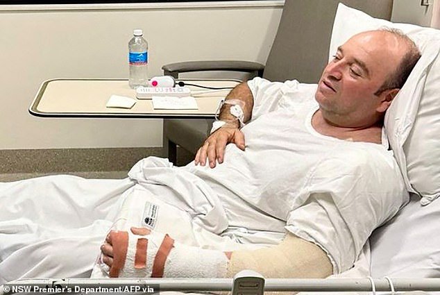 Actualización sobre el héroe de Bondi Beach, Ahmed Al-Ahmed, mientras se somete a una ‘operación compleja’: ‘con gran malestar’