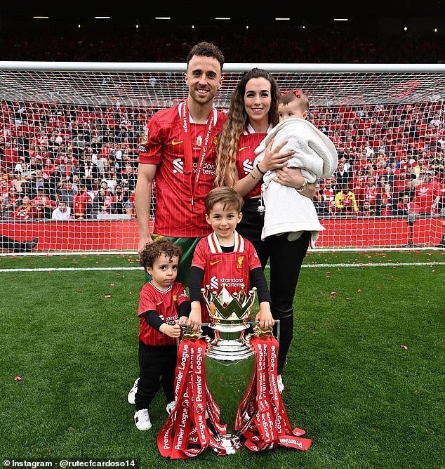 Los dos hijos de Diogo Jota se unirán a la mascota en Anfield antes del primer encuentro de la Premier League entre los dos ex clubes de la estrella portuguesa desde su muerte.