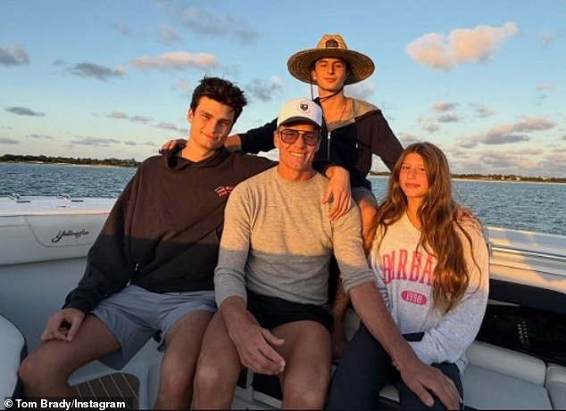 Tom Brady envía un mensaje familiar de Navidad a la boda secreta de Gisele Bundchen con un entrenador de Jiu-Jitsu