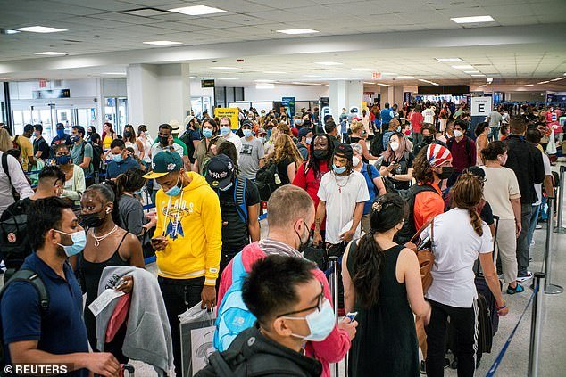 Los temores sobre la privacidad aumentan a medida que las nuevas reglas de reconocimiento facial entran en vigor hoy en los aeropuertos de EE. UU.