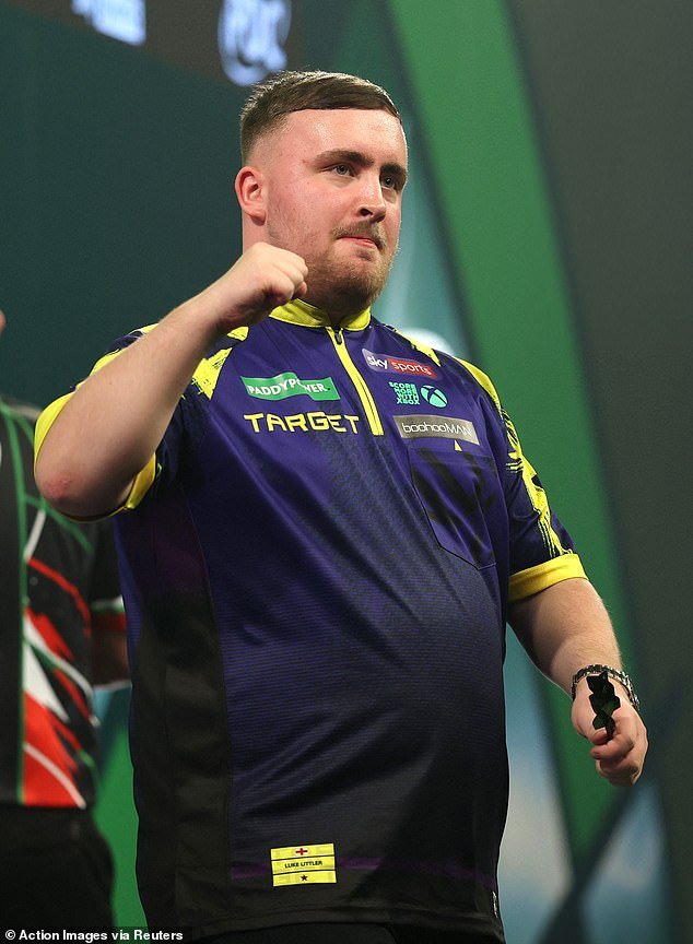 La sensación de los dardos Luke Littler ha revelado que se sometió a una cirugía mayor cuando era niño