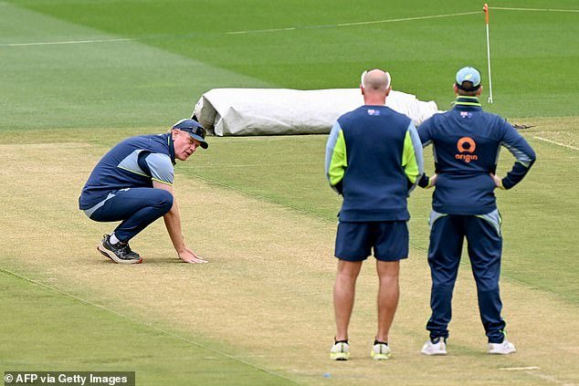 Inglaterra afirma que el rey australiano Shane Warne califica el lanzamiento de MCG como «inaceptable» mientras Ben Stokes gobierna el picante terreno de Melbourne